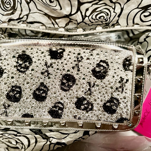 Betsy Johnson Rhinestone Skull Purse - Picture 2 of 8